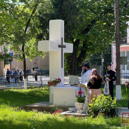Botoșănenii au înălțat rugăciuni de Izvorul Tămăduirii (video)