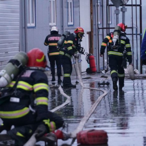 Echipajele de Intervenție din Județul Botoșani au venit în ajutorul locuitorilor din Dorohoi și Săveni într-un exercițiu de prevenire a dezastrului. Forțele și mijloacele au fost testate cu succes în incendiul din fabrică, stația de transfer deșeuri și vulcanizare. O mare cooperare între instituțiile de intervenție și de poliție, jandarmerie și protecție a mediului a fost esențială pentru rezultatul excepțional.