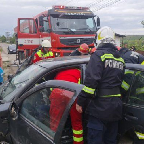 Un șofer beat a provocat un accident grav în Botoșani: șofer încarcerat și dus la spital în stare de ebrietate (VIDEO)