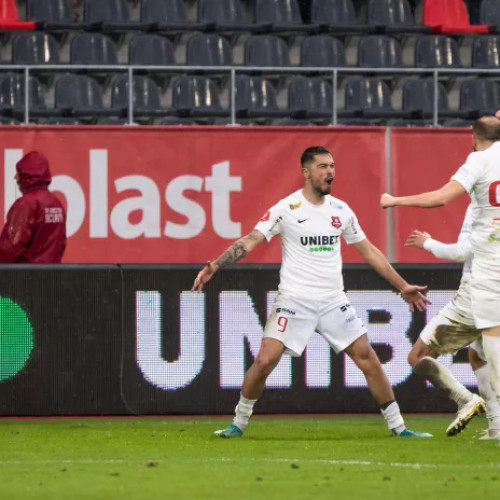 FC Hermannstadt și „U” Cluj se întâlnesc într-un singur meci în cadrul play-out-ului SuperLigii în Sibiu, pe stadionul „Municipal”. Meciul va fi transmis în direct de Digi Sport, Prima Sport și Orange Sport. Ambele echipe se află în luptă pentru poziționarea mai bună la finalul sezonului.