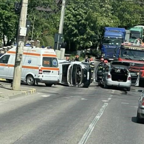 Grav accident rutier în Botoșani: o femeie rănită după coliziunea violentă dintre două mașini într-o intersecție