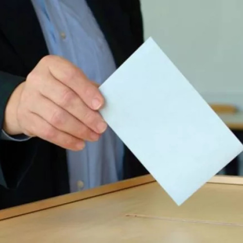 Românii votează în număr mare la alegerile de astăzi