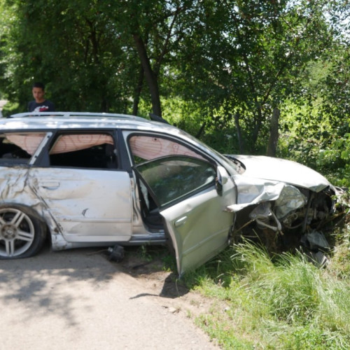 Accident grav în Botoșani: Două tinere rănite, dintre care una însărcinată