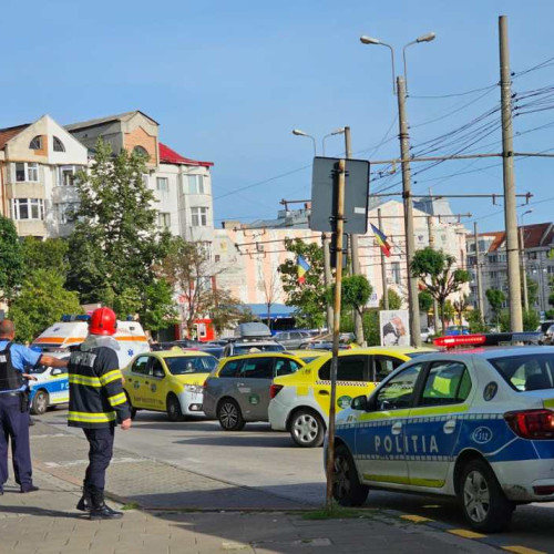 Sute de persoane evacuate din Uvertura City Mall Botoșani din cauza unei posibile scurgeri de gaze