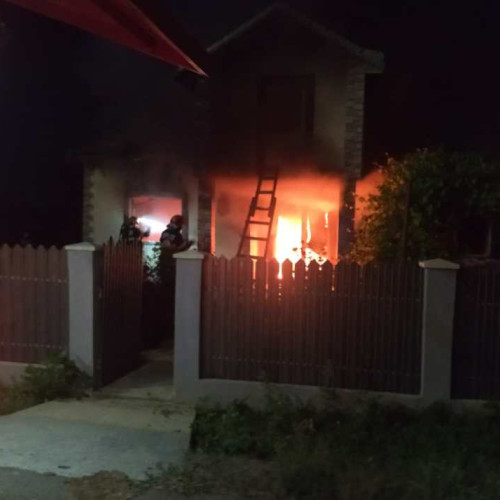 Incendiu devastator într-o gospodărie din Victoria